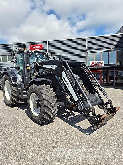 Valtra T 234 Versu Трактори