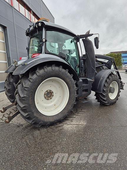 Valtra T 234 Versu Трактори