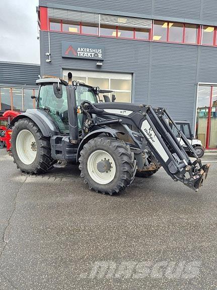 Valtra T 234 Versu Трактори
