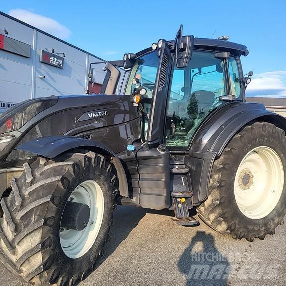 Valtra T 254 Трактори