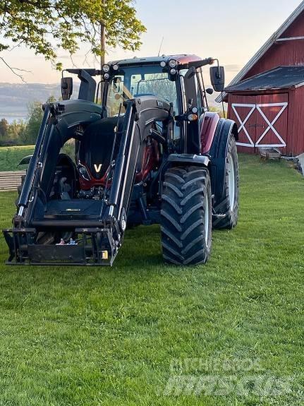 Valtra T174D Трактори