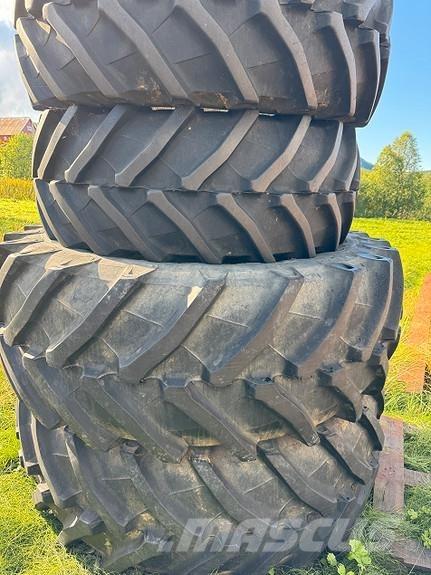 Valtra T214 Versu Трактори