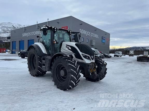 Valtra T234 Трактори