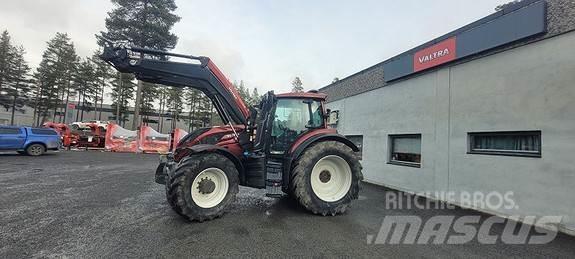 Valtra T234 Трактори