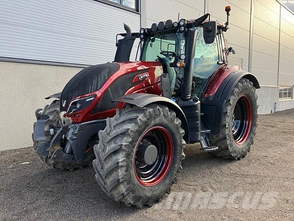 Valtra T234 Direct Трактори