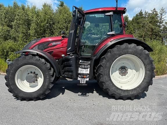 Valtra T234D Трактори
