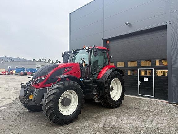 Valtra T234D Трактори