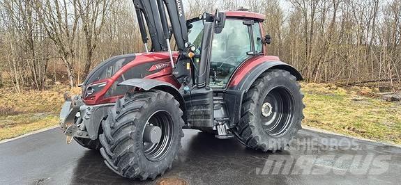 Valtra T234D ST Трактори