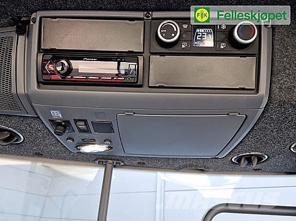 Valtra T235 Трактори