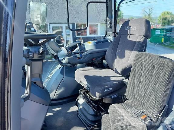 Valtra T235 Direct Трактори