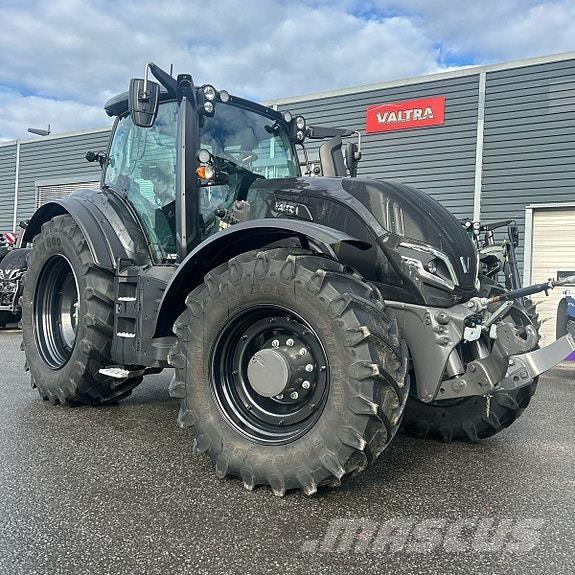 Valtra T235 Direct Трактори