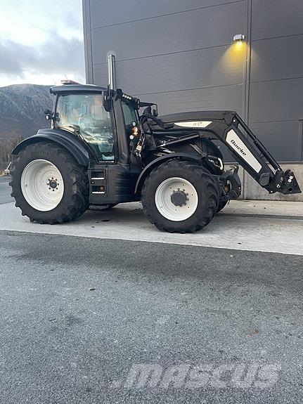 Valtra T235 Direct Трактори