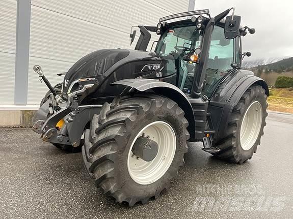 Valtra T235D Трактори