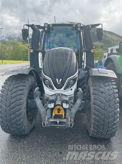 Valtra T254V Трактори