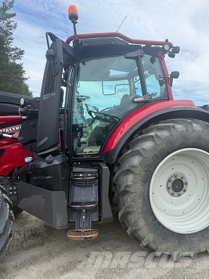 Valtra T254V Трактори