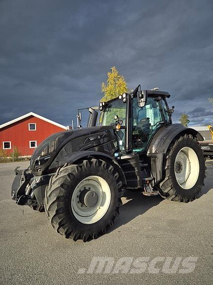 Valtra T254V Трактори