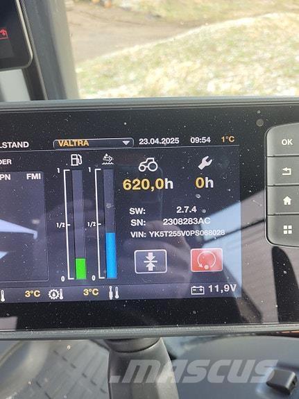 Valtra T255 Трактори