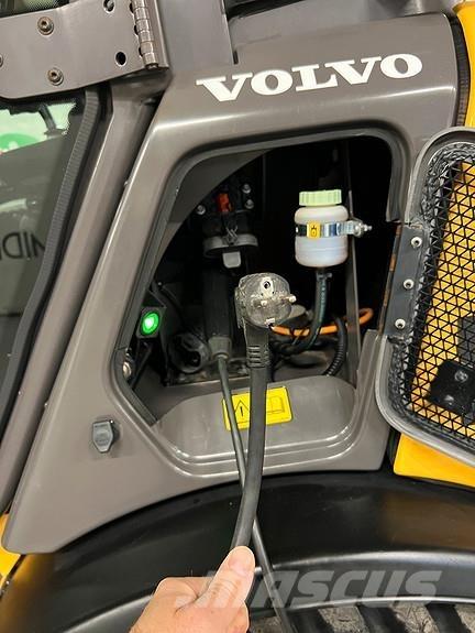 Volvo JL25H Колесни товарачи