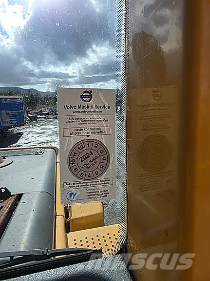 Volvo L90E Колесни товарачи