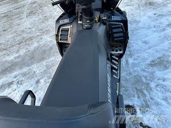 Yamaha Viking 5 Сноумобили