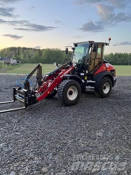 Yanmar V7 Колесни товарачи