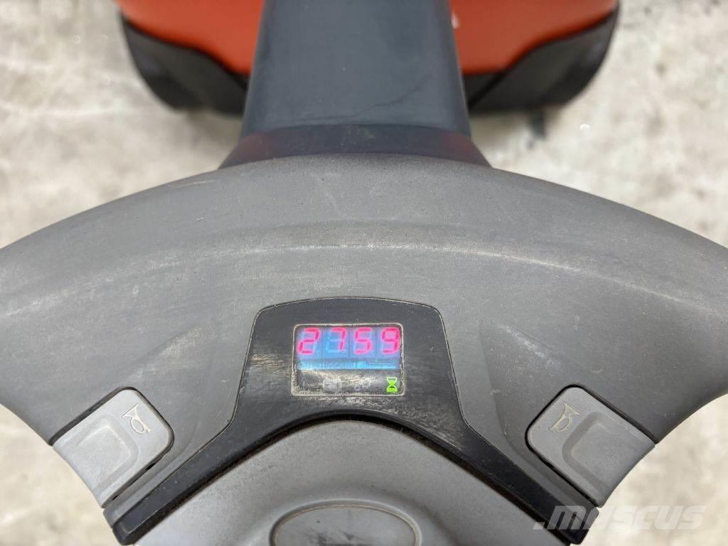 BT SWE160L Колички високоповдигачи с теглич