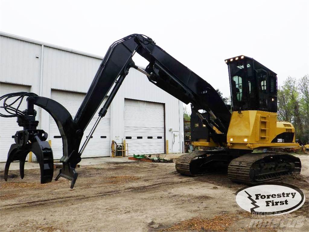 CAT 320D FM Товарачи с наклонена стрела
