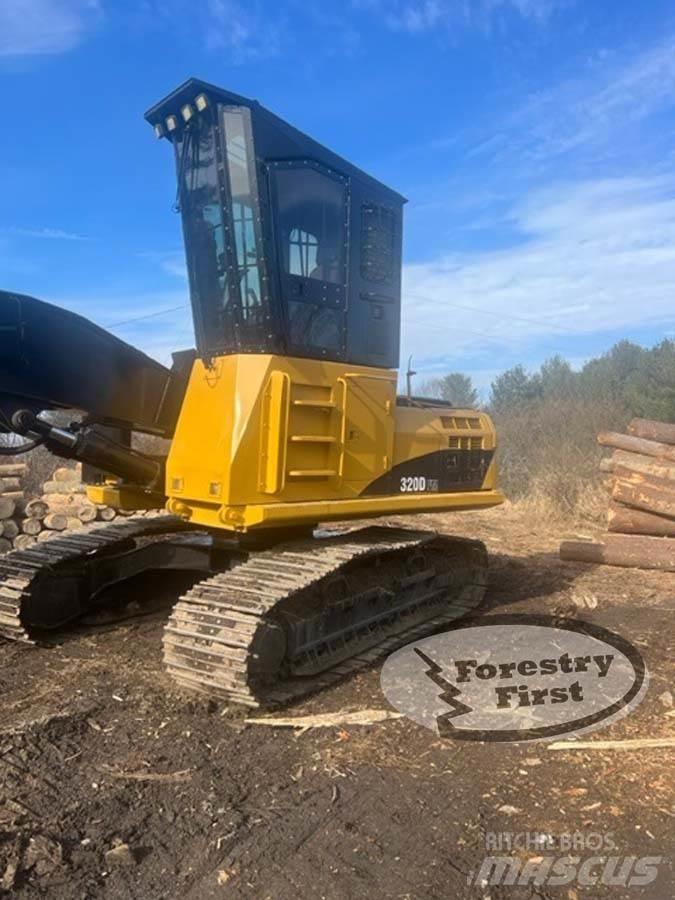CAT 320D FM Товарачи с наклонена стрела
