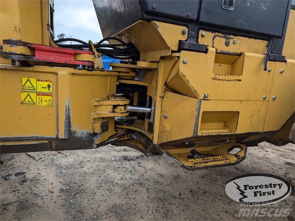 CAT 525C Скидери
