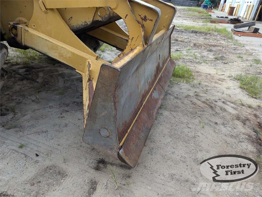 CAT 525C Скидери
