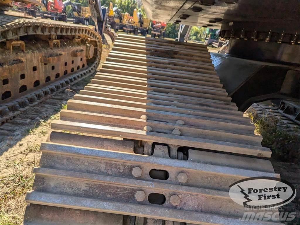 John Deere 2156G Товарачи с наклонена стрела
