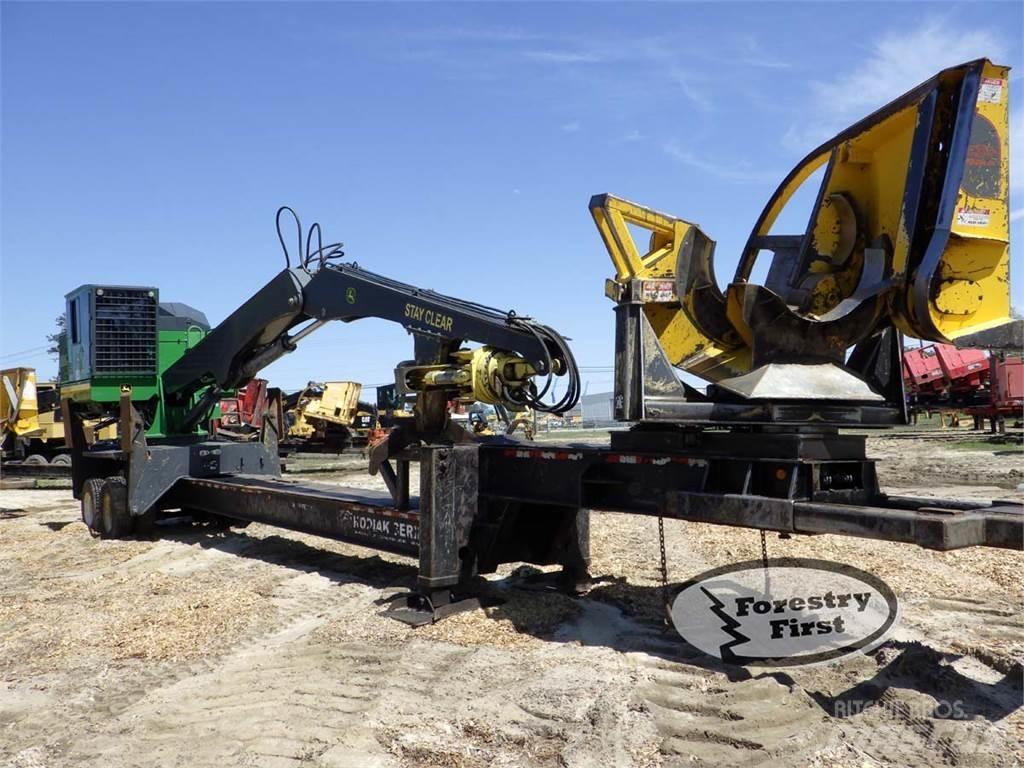 John Deere 437E Товарачи с наклонена стрела
