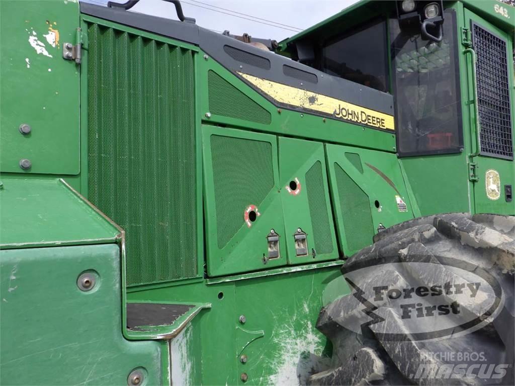 John Deere 643L Секачи
