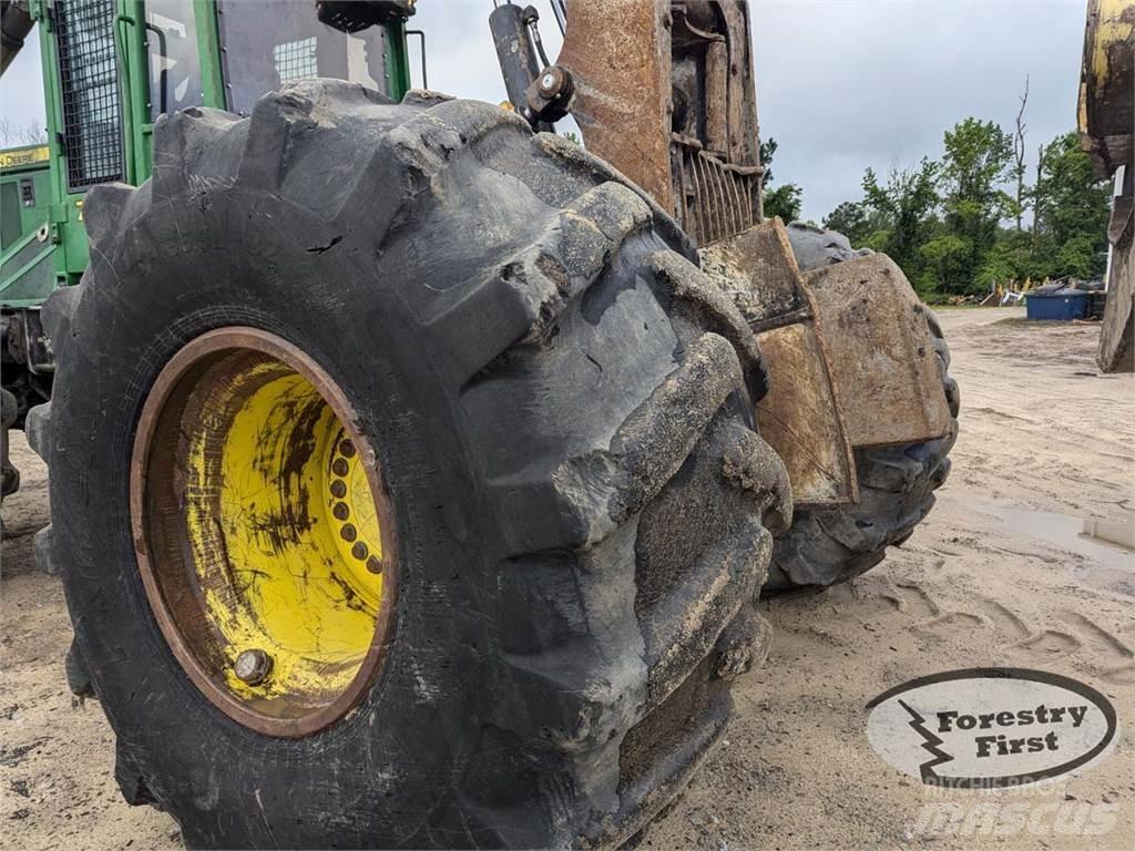 John Deere 748H Скидери

