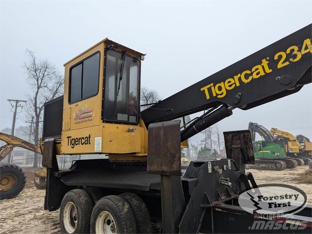 Tigercat 234 Товарачи с наклонена стрела
