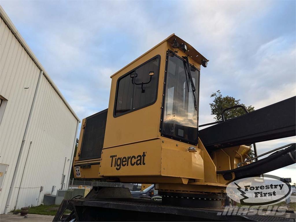 Tigercat 234B Товарачи с наклонена стрела
