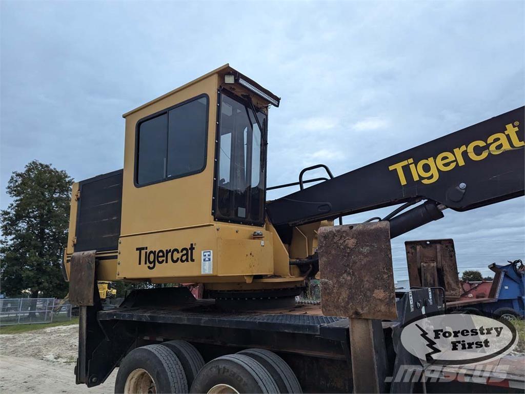 Tigercat 234B Товарачи с наклонена стрела
