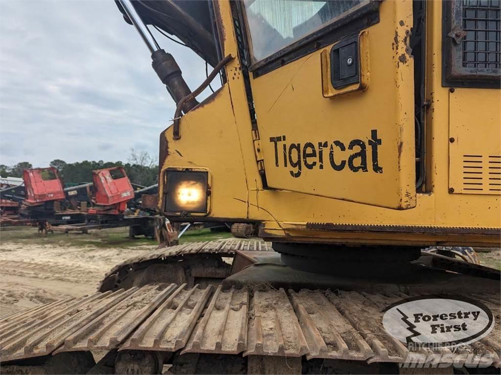 Tigercat 860S Товарачи с наклонена стрела
