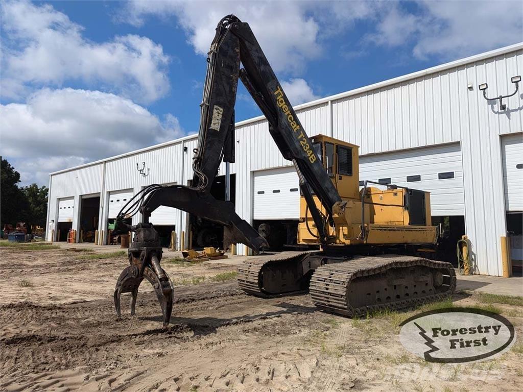 Tigercat T234B Товарачи с наклонена стрела
