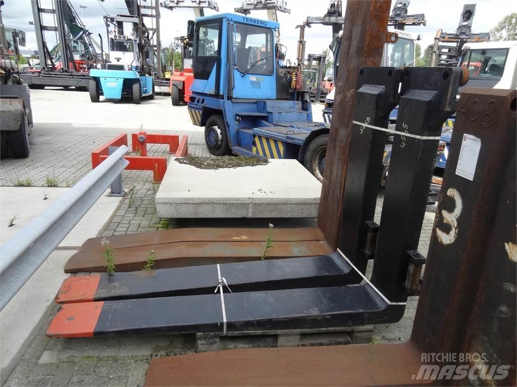 Kalmar DCG330-12 Дизелови камиони