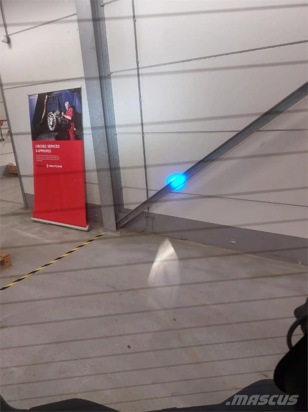 Linde E30L-01 Електрически вилични кари-повдигачи