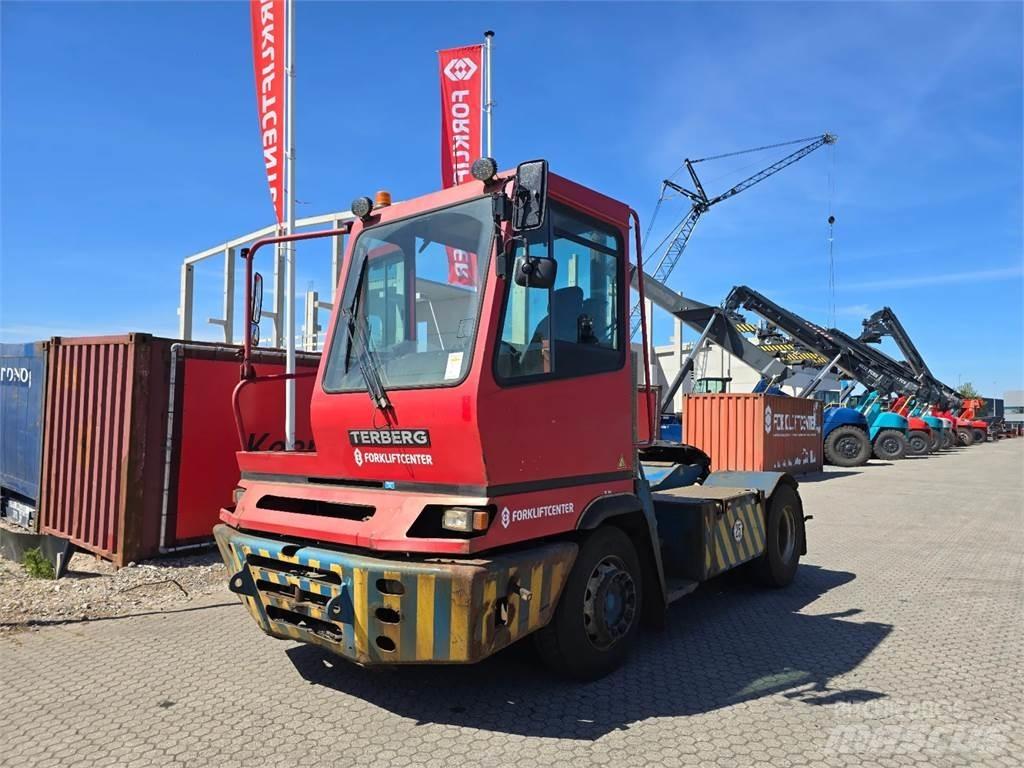 Terberg YT222 Терминални трактори