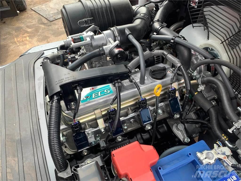 Toyota 02-8FGF30 Камиони с АГУ