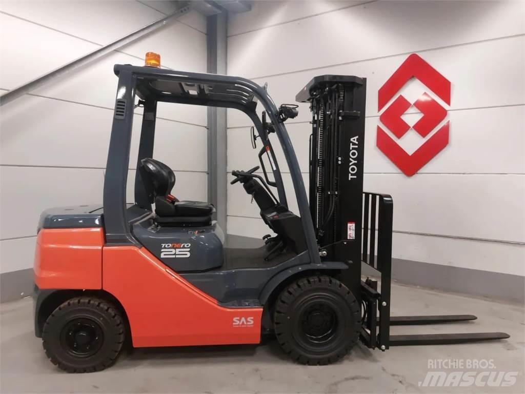 Toyota 52-8FDF25 Дизелови камиони