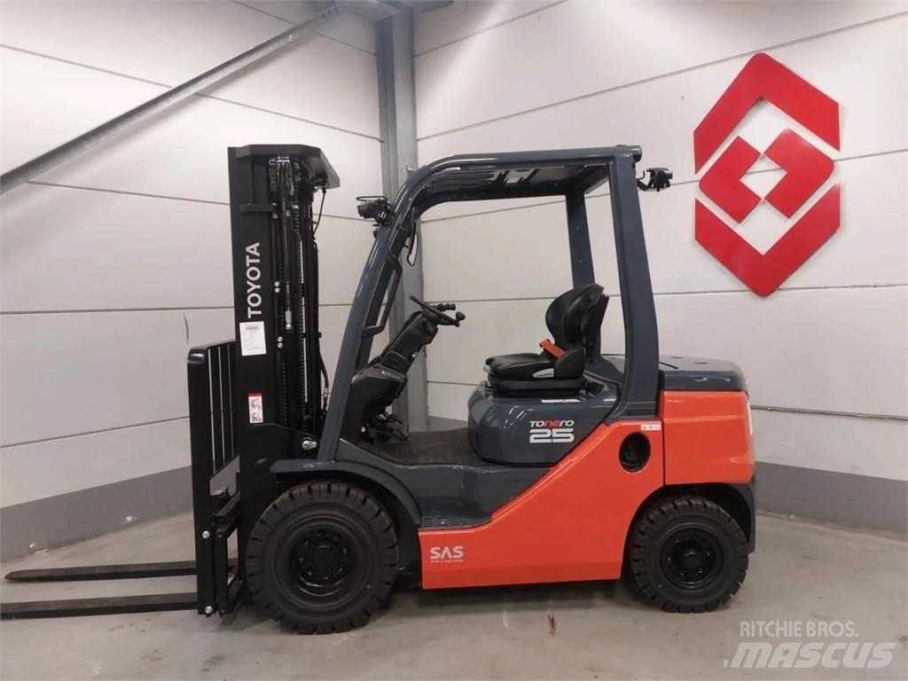 Toyota 52-8FDF25 Дизелови камиони