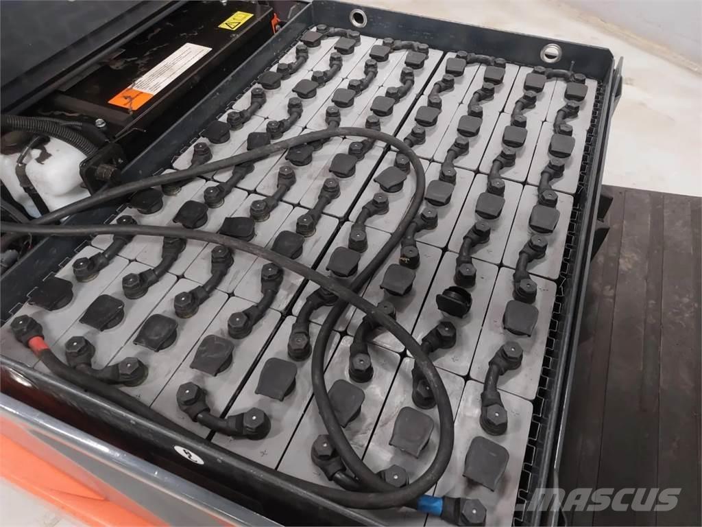 Toyota 8FBMKT25 Електрически вилични кари-повдигачи