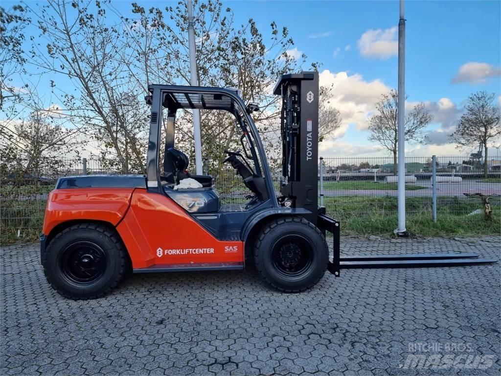 Toyota 8FD70F Дизелови камиони