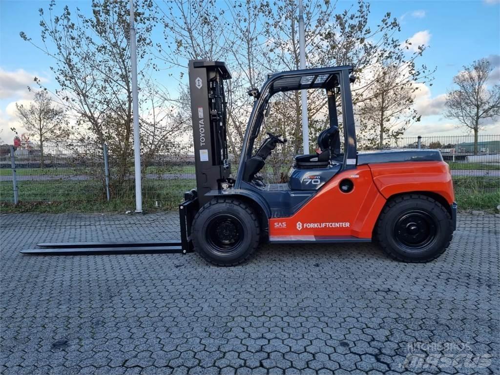 Toyota 8FD70F Дизелови камиони