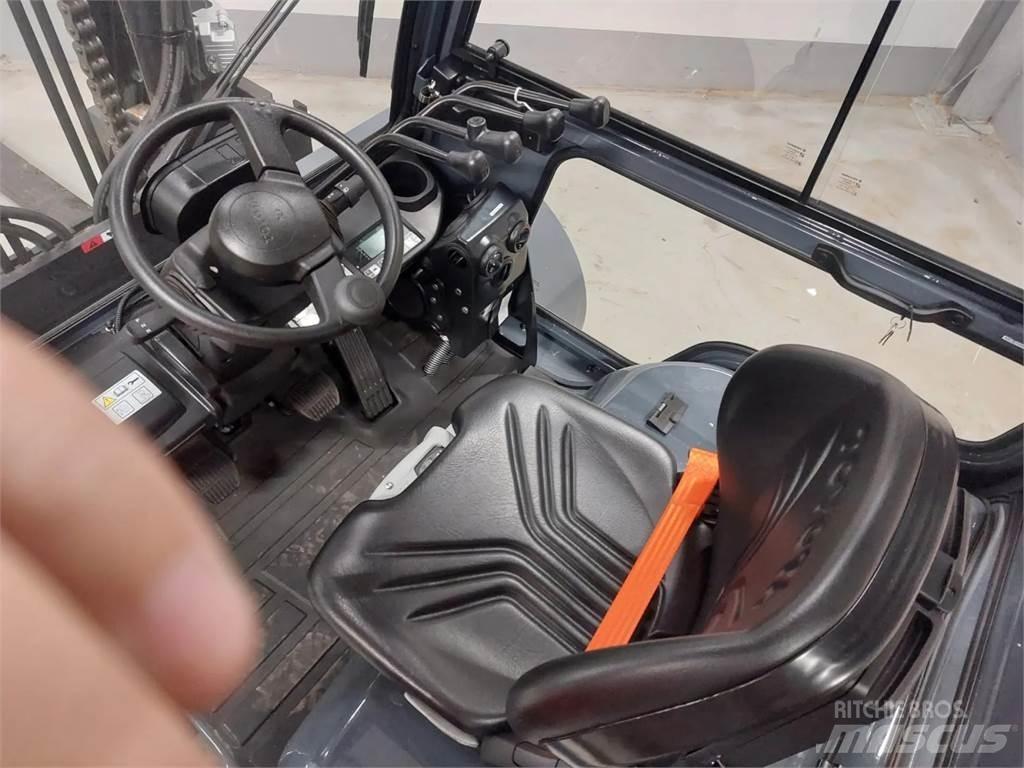 Toyota 8FD70F Дизелови камиони