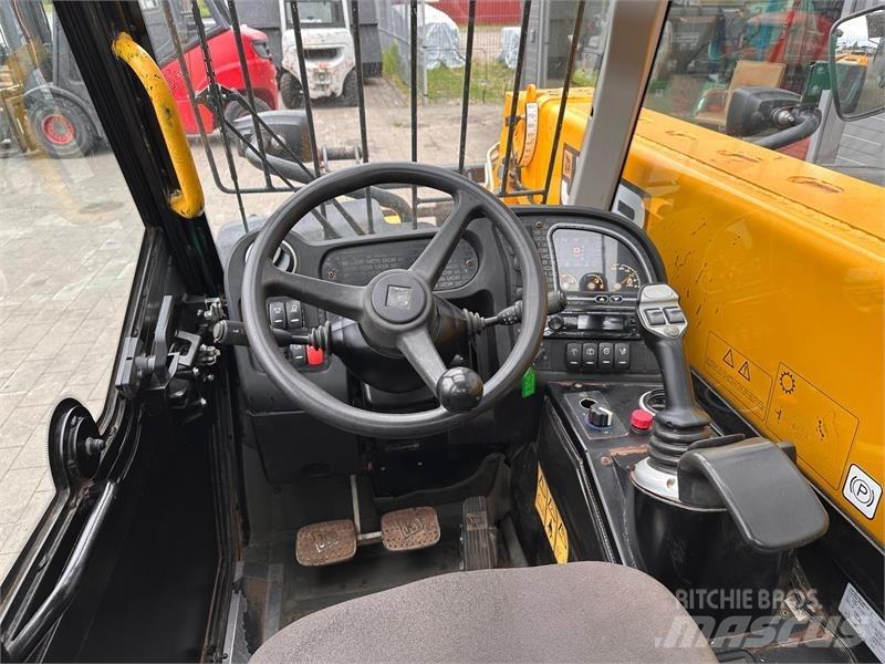JCB 525-60 Телескопични товарачи